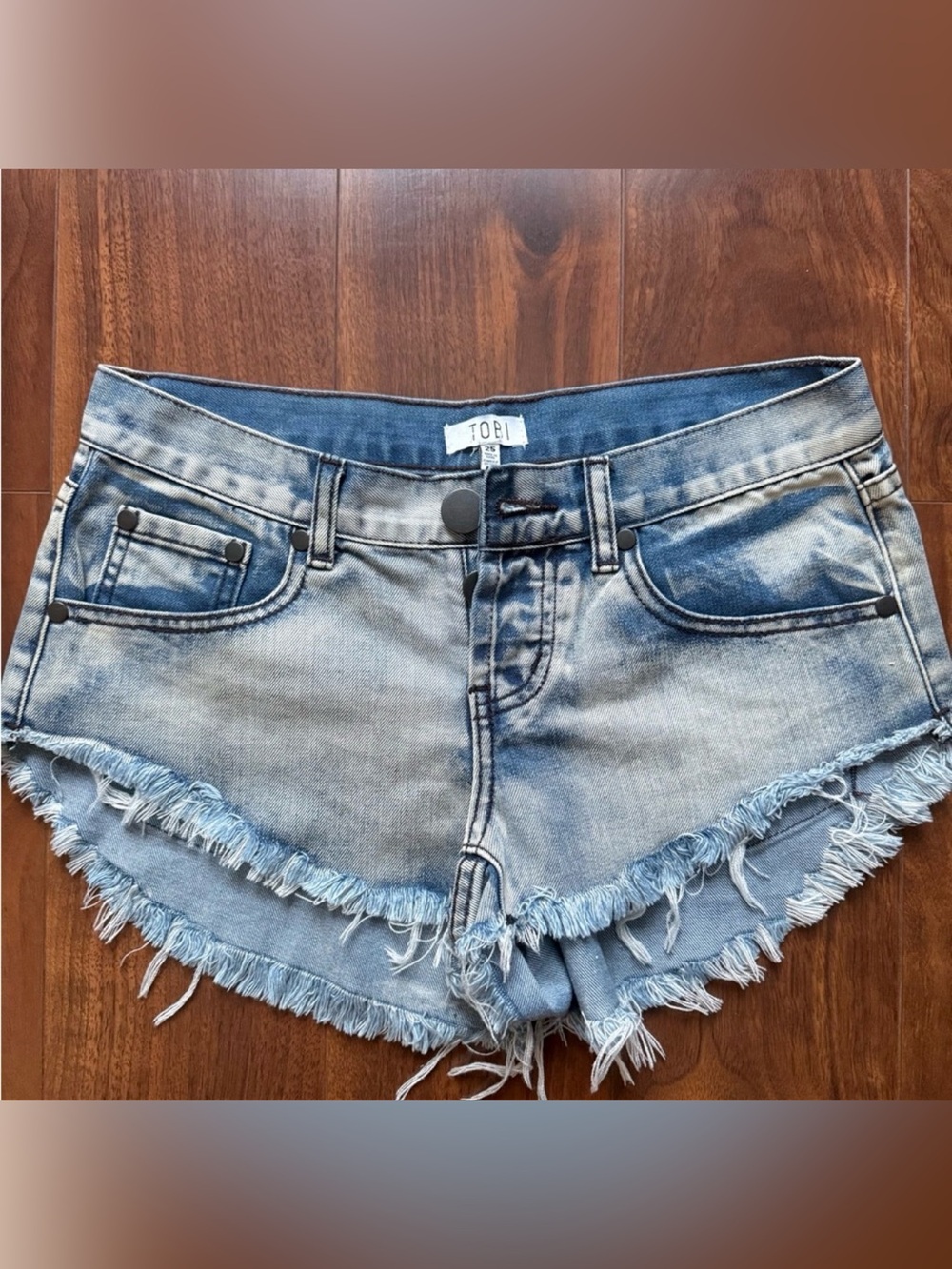 Tobi Cut Off Distressed Light Denim Jean Shorts / Size 25 / Worn Once! 🩵